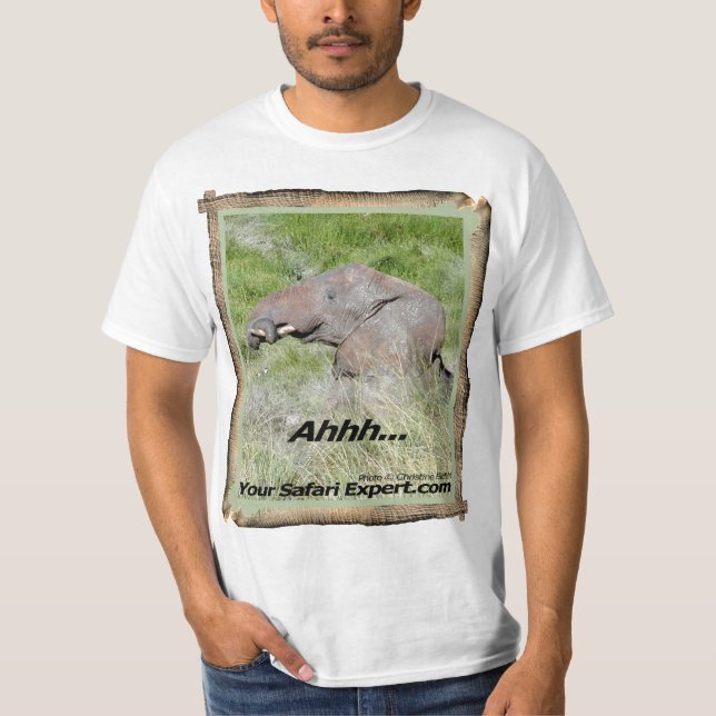Elefante que toma la camiseta del baño de fango (Anverso)
