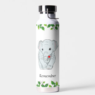 Elefante salvaje lindo en botella de agua blanca