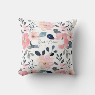 "Elegancia floral: diseño de almohadas personaliza
