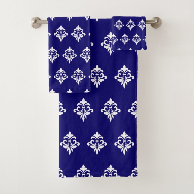 Elegant Floral Pattern in Blue and White (In situ)