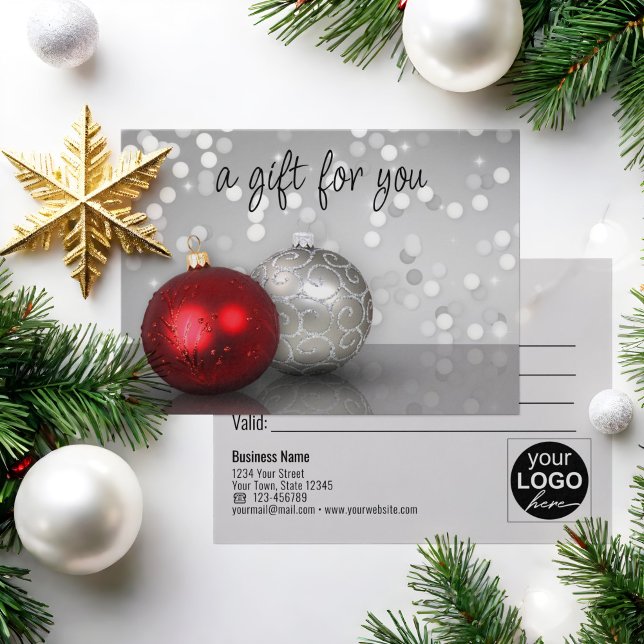 Elegant Red Silver Christmas Baubles Gift Card (Subido por el creador)