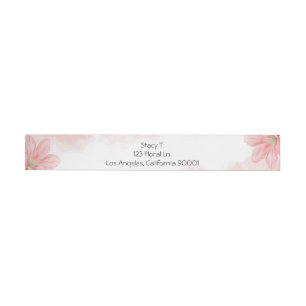 Elegante ajuste floral rosado alrededor de la etiq