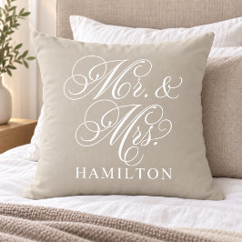 Elegante Almohada de Boda con Letra Mr y Mrs en Be