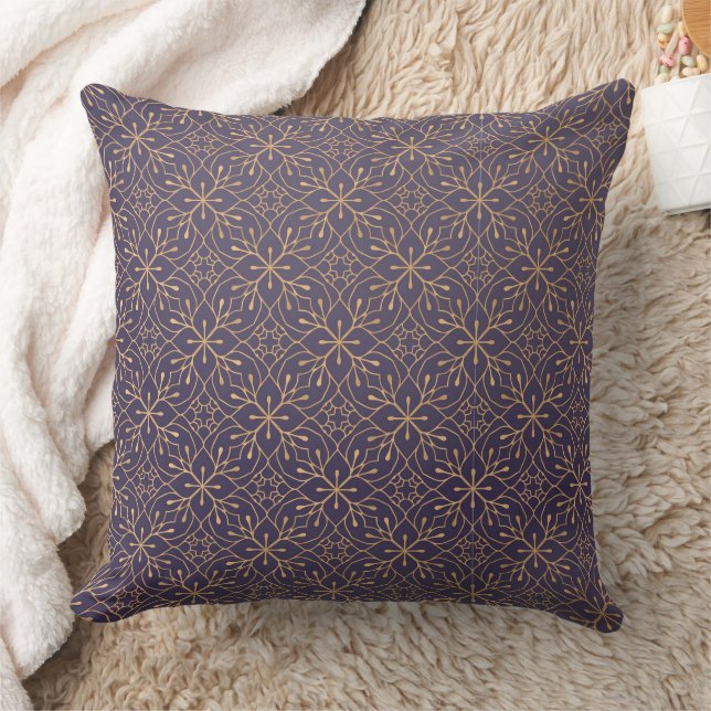 Elegante almohada morada y dorada (Manta)