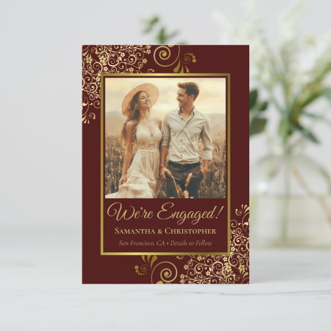 Elegante anuncio de compromiso fotográfico en dora (Anverso de pie)