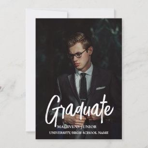 Elegante anuncio de partido de graduación de tipog