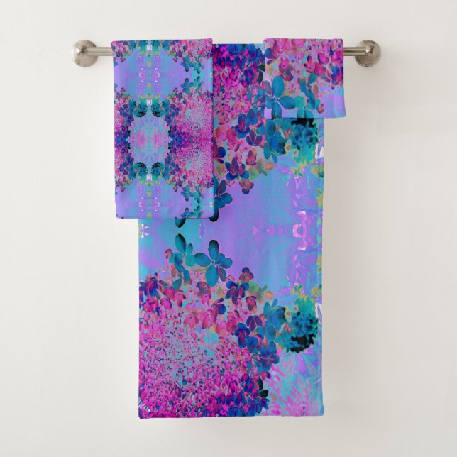 Elegante azul oscuro e hidrangea recta magenta (In situ)