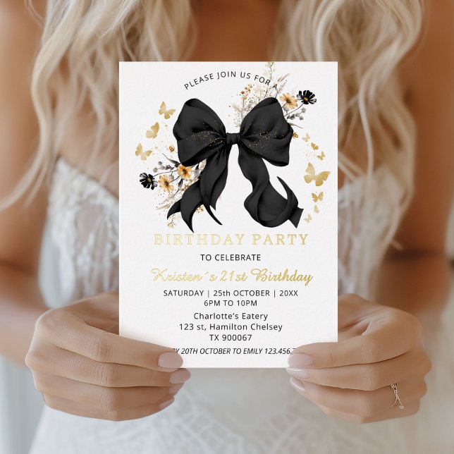Elegante Black Bow Wildflowers Invitación al oro (Elegant black Bow Coquette 21st Birthday invitation)