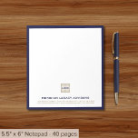 Elegante Bloc de notas Personalizado con marco azu<br><div class="desc">Manténgase organizado con estilo con nuestro elegante Bloc de notas Personalizado con marco azul marino. Este bloc de notas incluye el logotipo, el nombre, la dirección y la información de contacto de su empresa enmarcada en un sofisticado borde azul marino alrededor de un fondo blanco y nítido. Ya sea que...</div>