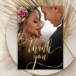 Elegante Boda de fotos con guión dorado - Tarjeta<br><div class="desc">Tarjeta de agradecimiento al Boda de la Moda Boho Moderno Gold Calligraphy Script. Elegante boda de agradecimiento plantilla que incluye una foto vertical completa en la parte delantera con el texto "Gracias" en una tipografía con letras a mano agitada y caprichosa cruz guión de letra de letra falso Relieve metalizado...</div>