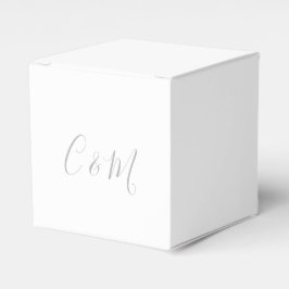 Elegante caja de favoritas de bodas de monograma p