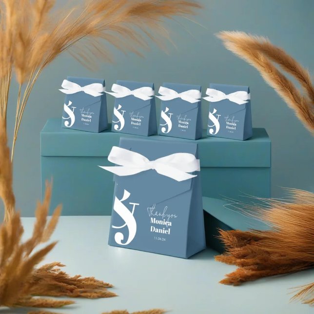 Elegante caja de regalo azul pastel con estilo mod (Subido por el creador)