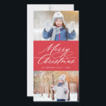 Elegante caligrafía guión Feliz Navidad 2 foto<br><div class="desc">Esta elegante y moderna tarjeta de fotografía navideña cuenta con un elegante y moderno guión de caligrafía con dos de sus fotos. El revés tiene un patrón de caída de nieve en rojo. No deje de visitar la tienda para ver unas tarjetas de vacaciones más elegantes y elegantes.</div>