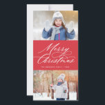 Elegante caligrafía guión Feliz Navidad 2 foto<br><div class="desc">Esta elegante y moderna tarjeta de fotografía navideña cuenta con un elegante y moderno guión de caligrafía con dos de sus fotos. El revés tiene un patrón de caída de nieve en rojo. No deje de visitar la tienda para ver unas tarjetas de vacaciones más elegantes y elegantes.</div>