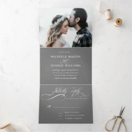 elegante caligrafía triple invitación a la boda