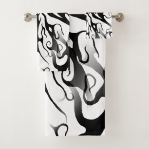 Elegante cara en fuego y flama diseño tribal