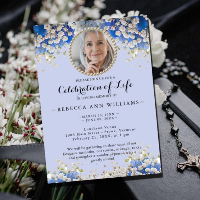 Elegante celebración floral azul de la invitación  (Subido por el creador)
