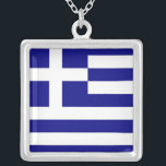 Elegante collar con bandera de Grecia<br><div class="desc">Añada un toque de elegancia griega a su colección de joyas con nuestro exclusivo collar que incluye la bandera de Grecia. Diseñado con meticulosa atención a los detalles, este collar es más que sólo un accesorio de moda; es una celebración de la rica herencia y orgullo cultural de Grecia. El...</div>