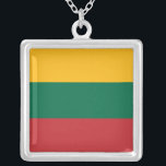 Elegante collar con bandera de Lituania<br><div class="desc">Añade un toque de orgullo lituano a tu colección de joyas con este elegante collar que incluye la bandera de Lituania. Diseñado con atención a los detalles, este collar combina la elegancia atemporal con el orgullo nacional. El pendiente muestra la vibrante bandera lituana en un diseño refinado, lo que lo...</div>