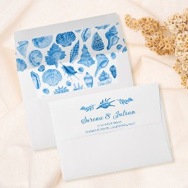 Elegante Concha de Acuarela Azul y Blanco Costero