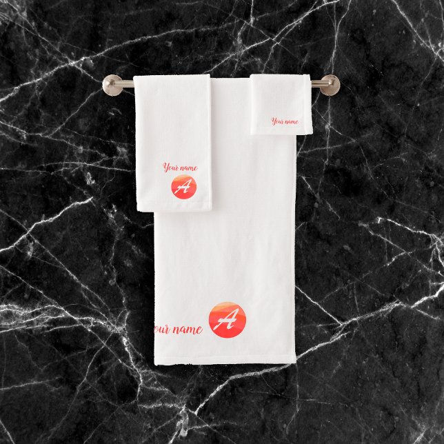 Elegante conjunto de toallas de baño en forma de m (Subido por el creador)