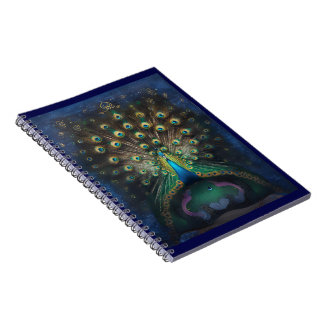 Elegante cuaderno con un elegante motivo de pavo r