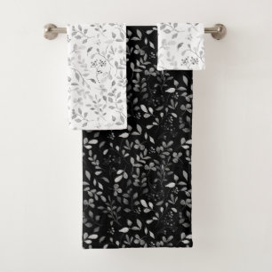 Elegante estampado plateado frondoso sobre blanco