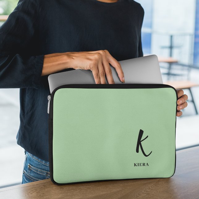 Elegante funda Kiwi Green Monogram para portátiles (Subido por el creador)