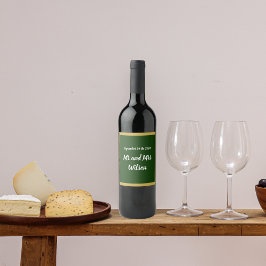 Elegante guión dorado y marco sobre etiquetas de v