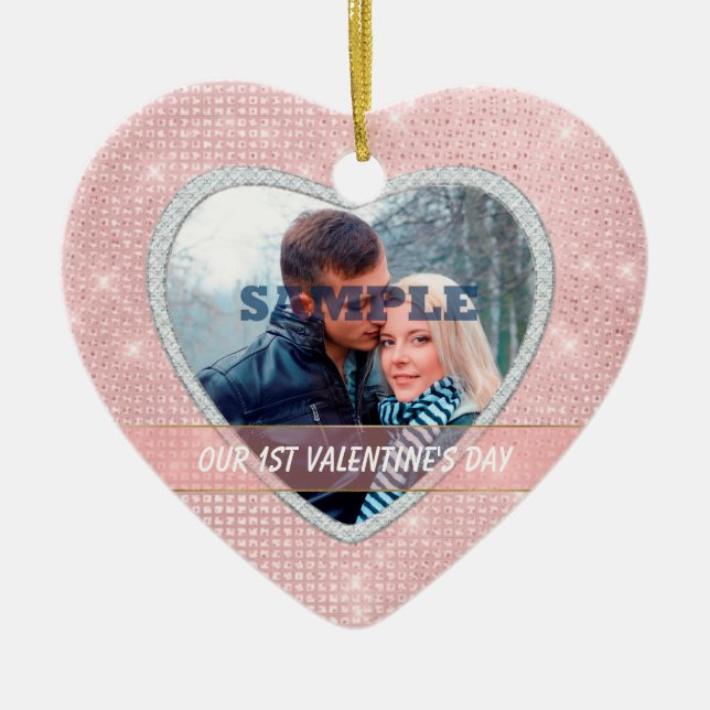 Elegante Ilumina Nuestro Primer Ornamento De San V (Frente)