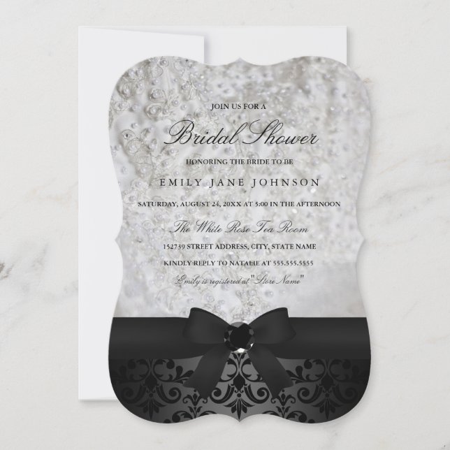 Elegante Invitación a ducha de novias en blanco y  (Anverso)
