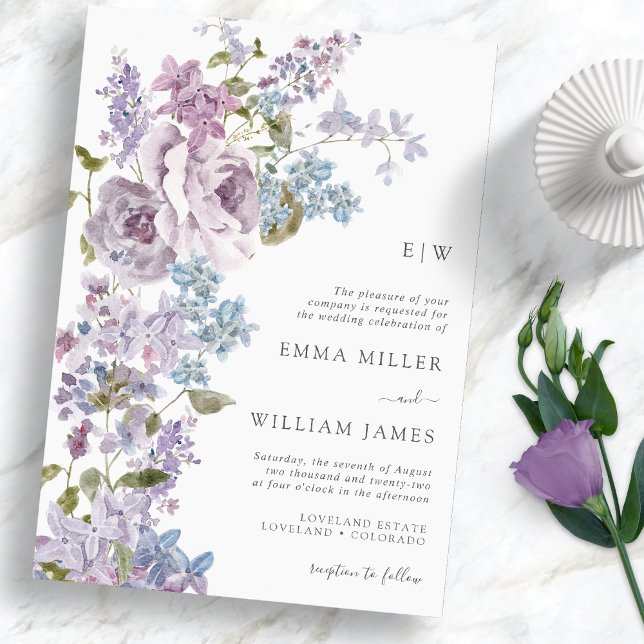 Elegante invitación a la boda de Lilac (Elegant Watercolor Lilac Wedding Invitation Monogram by Painted Paperie)