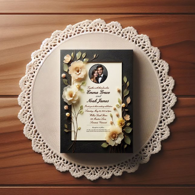 Elegante invitación a la boda floral, negra y crem (Subido por el creador)