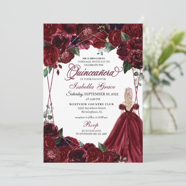 Elegante invitación a la Quinceanera floral borgoñ (Anverso de pie)