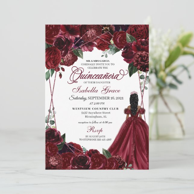 Elegante invitación a la Quinceanera floral borgoñ (Anverso de pie)