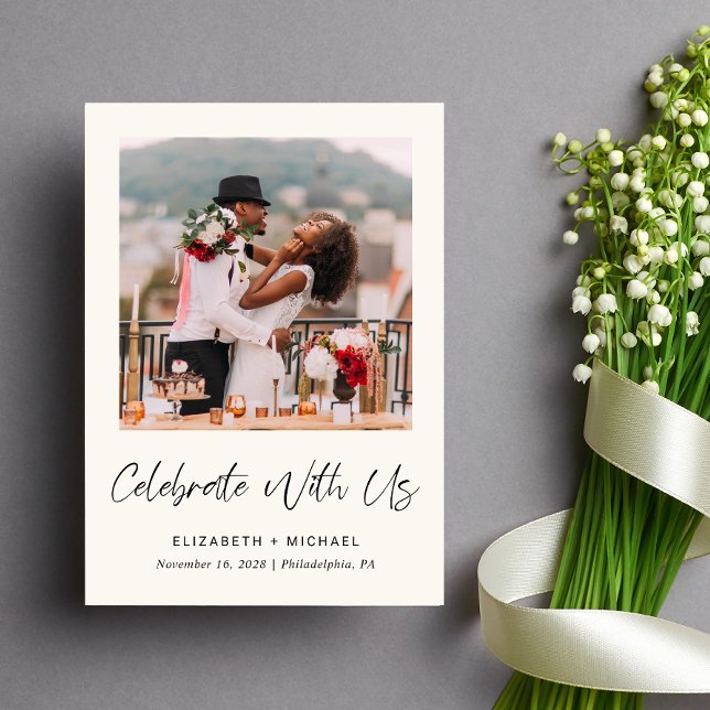 Elegante Invitación a la Recepción de Boda con Cre (Celebrate your love story with a reception invitation showcasing your favorite wedding photo)