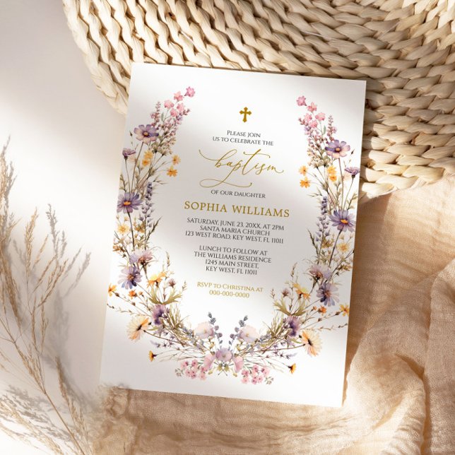 Elegante invitación al bautismo de flores silvestr (Subido por el creador)