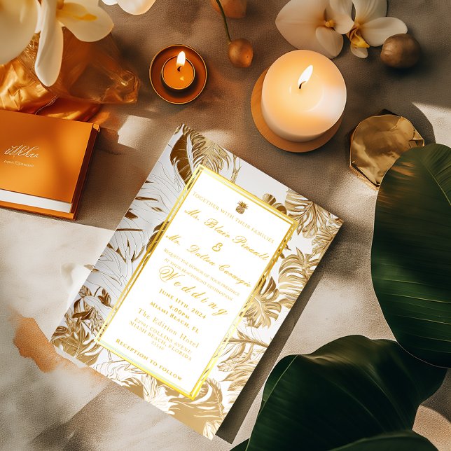 Elegante invitación al Relieve metalizado de oro d (Stunning gold Tropical Destination Monstera Floral Script Foil Wedding Invitation)