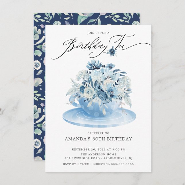 Elegante invitación al té de cumpleaños floral azu (Anverso / Reverso)