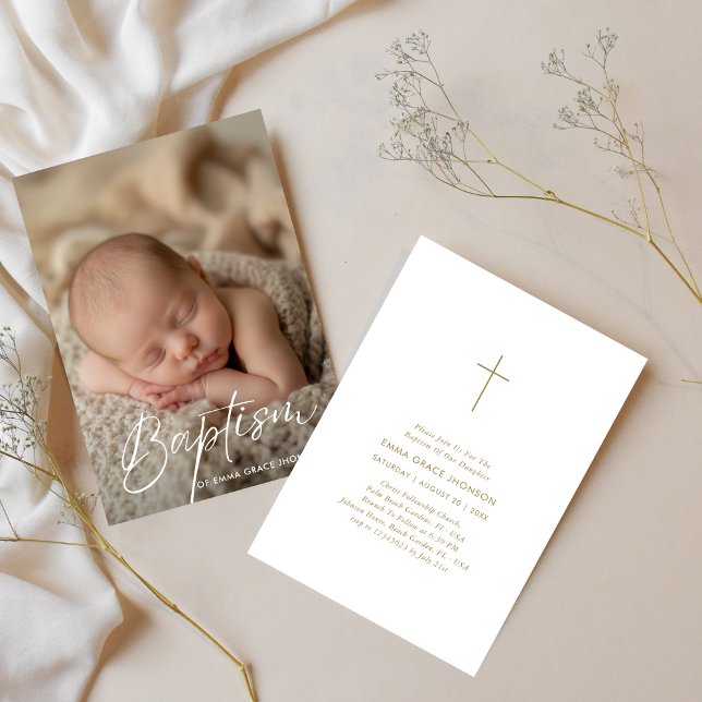 Elegante Invitación de Bautizo con Letra Script en (Subido por el creador)