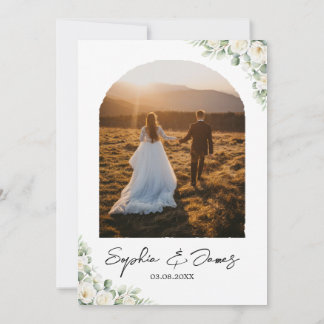 Elegante Invitación de Boda con Arco Floral Blanco