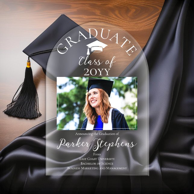 Elegante Invitación de Graduación de Foto Graduada (Simply Elegant One Photo "GRADUATE" College | University Graduation Announcement - White)