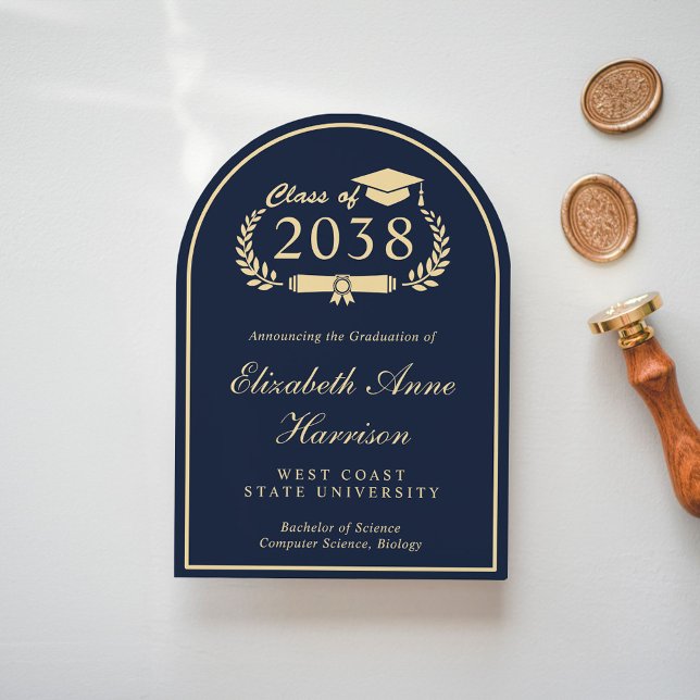 Elegante Invitación de graduación del Colegio Azul (Share the pride and excitement of your graduate's achievement with friends and family near and far)