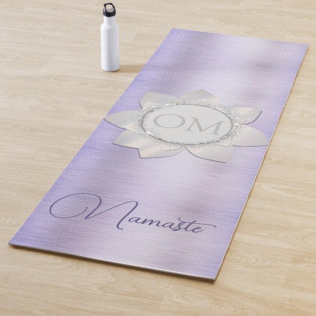 Elegante Lavender Lotus OM Namaste Yoga Mat (In situ)