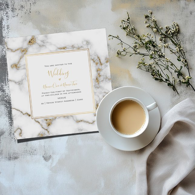 Elegante, mármol con efecto dorado, invitación a l (Square gold white and grey marble effect wedding invitation card with modern gold frame)