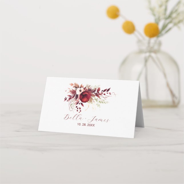 Elegante Marsala Red Floral Boda Tarjeta Place (Reverso)