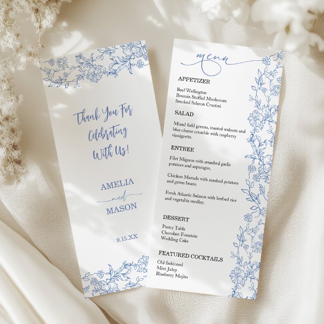 Elegante menú francés de bodas azules de la época (Blue with Black Text French Floral Delicate Whimsical Wedding Menu )