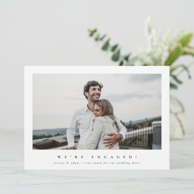 Elegante Minimal ¡Estamos comprometidos! Foto únic (Anverso de pie)