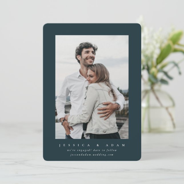 Elegante Minimal ¡Estamos comprometidos! Invitació (Anverso de pie)