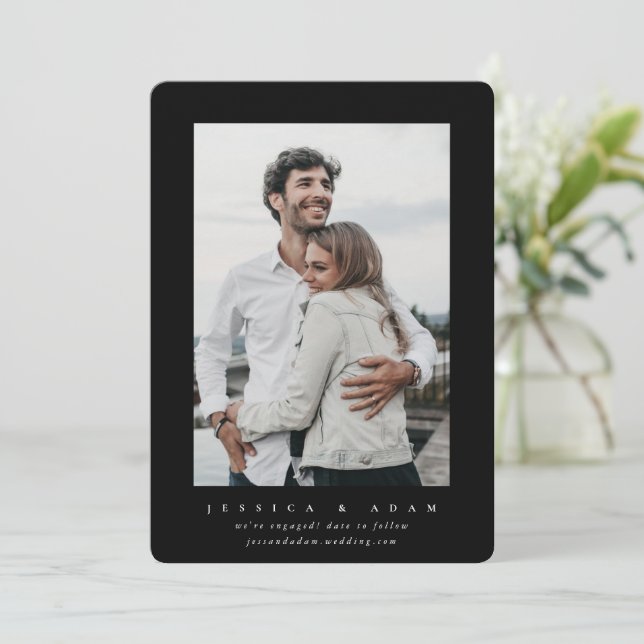 Elegante Minimal ¡Estamos comprometidos! Invitació (Anverso de pie)